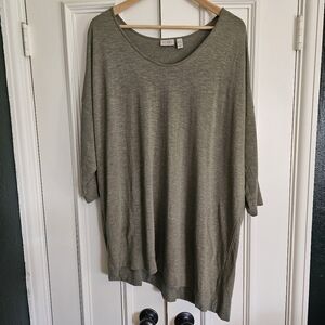 LOGO Lori Goldstein Green Tunic Top Piper With Pockets Size 1X Asymmetric Hem